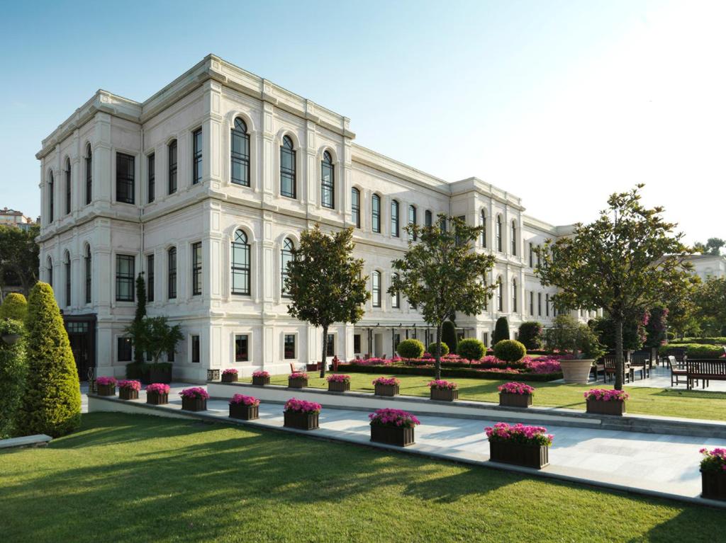 Four Seasons Bosphorus hotel