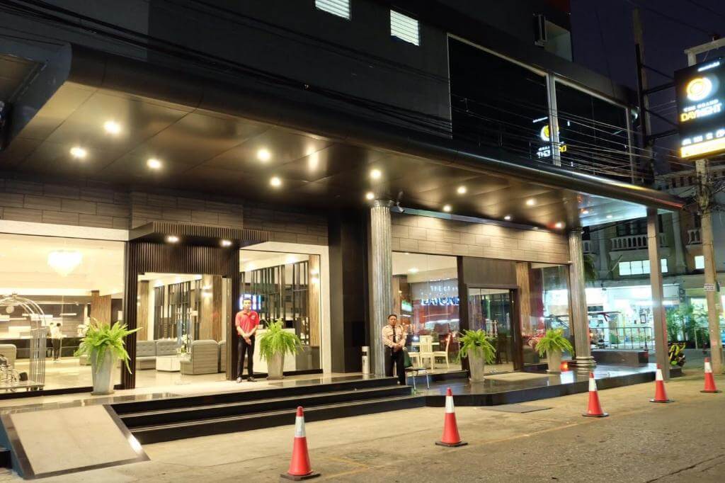 Hotel Grand Day Night